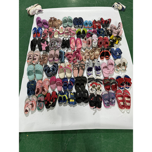 Baskets de basket-ball classiques pour enfants de première qualité sandales de marque originales d'occasion chaussures pour enfants de seconde main - Product Image 3