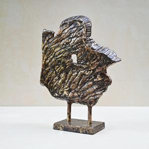 Sculpture artistique en aluminium avec des formes audacieuses et un équilibre dynamique pour un impact visuel dans les maisons ou les installations architecturales - Product Image 2