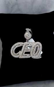 Pendentif personnalisé en argent sterling 925 plaqué rhodium avec lettres serties de diamants Moissanite VVS pour homme et femme - Product Image 4