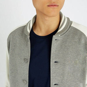 Resalta tu sentido de la moda con la chaqueta universitaria de tela de lana para hombre construida para la comodidad y la ropa de calle atemporal - Product Image 3