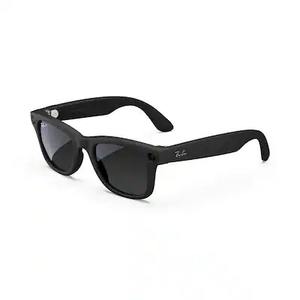 Gafas BEST Metas Wayfarerr con compatibilidad de audio, fotos y video, lentes polarizadas de grafito degradado, negro mate - Product Image 2