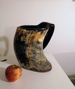 Jarra de Cuerno de Búfalo para Beber - Diseño Animal Ecológico, Estilo Amoroso, Hecho a Mano, Alta Calidad para Whisky y Cerveza, Personalizable - Product Image 2