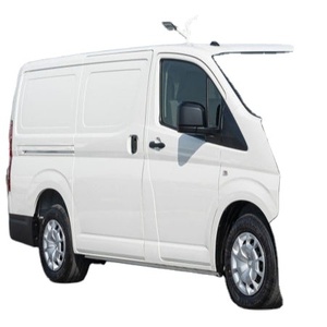 HIACE 2023, Furgoneta Automática con Tracción en las Cuatro Ruedas, Asientos de Cuero, Interior Oscuro, Volante a la Izquierda, Techo Panorámico, Aluminio, Motor de Gasolina de 4.5L y 150 CV - Product Image 1