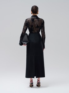 Las mejores ventas WHITE ANT Blusas de mujer Camisas Negro Blanco Caryln Camisa de cuello puntiagudo Floral Bloom Craft Fabric Marca personalizada - Product Image 3