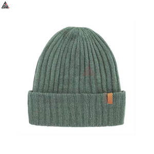 Gorro de Invierno Personalizado con Logotipo Bordado, Hecho en Pakistán, al por Mayor, Precio Económico, Diseño Sencillo, Alta Calidad, Unisex para Adultos - Product Image 4