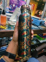 Bouteille en cuivre pur avec un design multicolore élégant Bouteille d'eau traditionnelle pour la santé pour l'hydratation quotidienne et l'utilisation de cadeaux