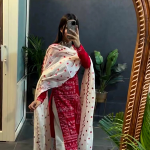 Top en soie romaine de vêtements de mariage de créateur traditionnel avec bordure de travail coupée en bas Dupatta avec broderie de séquence lourde - Product Image 1