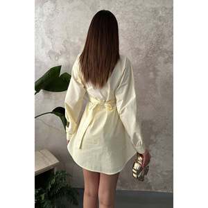 Ensemble jaune deux pièces avec ceinture - Jaune - Product Image 5