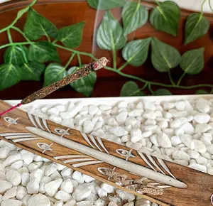 Brûleur d'encens en bois fabriqué à la main attrape-cendres porte-bâton d'encens religieux support d'encens d'Inde bois de manguier d'Inde - Product Image 4
