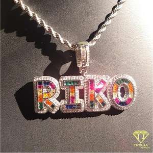 Colgante personalizado Icy Bling Colorful Baguettes Letters con Plata de Ley 925 en VVS Moissanite Diamonds Hip Hop Jewelry - Product Image 2