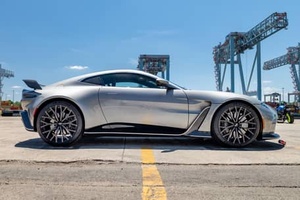 Aston Martin Vantage Coupé V12 RWD Automático de 8 Velocidades, Superventas 2023 - Product Image 2