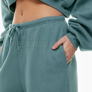 Ensemble de survêtement évasé pour femme en tissu doux, deux pièces avec bas évasé pour un confort quotidien et une tenue facile 2026 - Product Image 4
