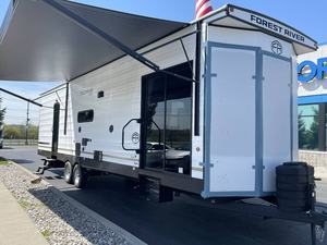 Nouvelle caravane de camping 2025 F-o-r-e-s-t R-i-v-e-r Wildwood L-o-d-g-e 353F-L-F-B - Product Image 2