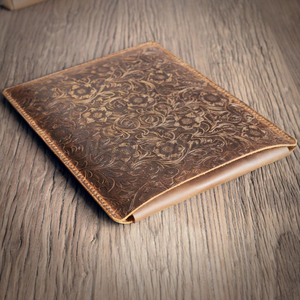 Manchons d'ordinateur portable matelassés faits à la main du fabricant pakistanais Tissu doux, style vintage, production de petits lots - Product Image 5