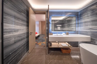 Solutions complètes : Cadre de lit King Size de luxe moderne pour mobilier de chambre d'hôtel et projets de villas – Fabricant sur mesure