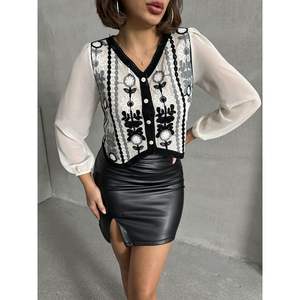 Blusas y Camisas Cortas con Botones para Mujer, Producto al por Mayor - Product Image 4