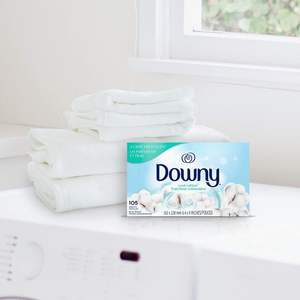 Toallitas para Secadora Downy Light Mega, Toallitas Suavizantes para Ropa, Aroma Brisa Marina, 180 Unidades - Product Image 1
