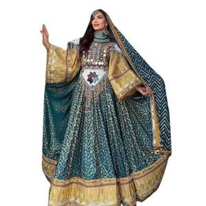 Robe de bal afghane sur mesure, faite main, broderie perlée, dernier design, style Kuchi tribal vintage, en satin, lin et sequins naturels - Product Image 1