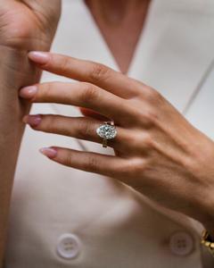 12x8มม. แหวนหมั้นเพชรโมอิสทรงรีตัดเป็นสี่ง่ามสีทองแบบคลาสสิก | เครื่องประดับงานแต่งงานของเจ้าสาว - Product Image 4