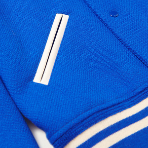 Veste universitaire unisexe, construction durable, coutures renforcées, poche à rabat personnalisée, broderie personnalisée sur le devant, écologique - Product Image 3