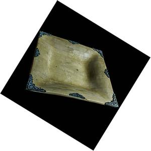 Plateau en coquillage blanc corail avec motif argenté sculpté, artisanat de coquillages exclusif, technique de fabrication de bijoux, design élégant et exclusif - Product Image 4