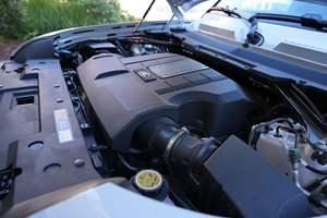 Land Rover Defender 110 V8 essence 2023, faible kilométrage - Product Image 3