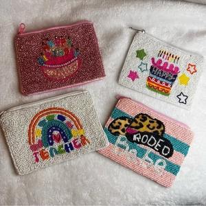 Monederos con Cuentas, Monedero Bordado a Mano con Temática Navideña, Artículos con Cuentas Personalizados para su Diseño y Estilo - Product Image 3