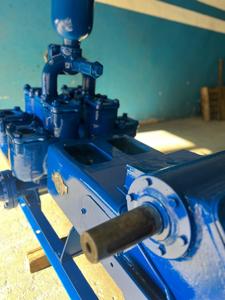 Pompe à boue à double piston (pour boue de bentonite) 6x6, fabriquée en Allemagne, équipement de transfert de fluide de forage entraîné - Product Image 6