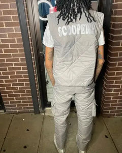 Conjunto de pantalones y chaqueta acolchados bordados personalizados para hombre, chándal, chándal para hombre, conjuntos de chaleco y pantalones acolchados de 2 piezas - Product Image 4