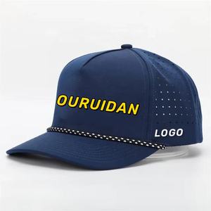 Vente en gros de casquette de golf à 5 panneaux chapeau en nylon léger et respirant chapeau de golf à séchage rapide imperméable chapeau découpé au laser avec bonnet en corde - Product Image 1
