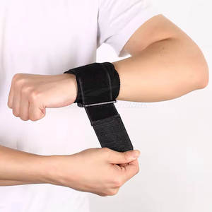 Muñequeras ajustables para fitness diseñadas para la estabilidad de levantamiento de pesas en el gimnasio y entrenamientos en casa Muñequeras - Product Image 2