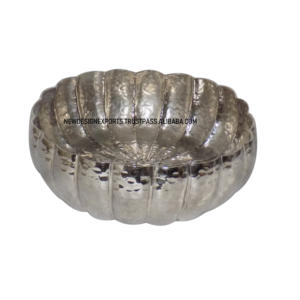 Tazón de fruta de aluminio, diseño de forro martillado a mano - Product Image 1