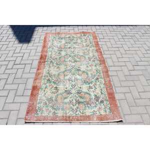 Tapis turc à accents marocains 3,6x6,3 pi (109x193 cm), tapis vintage marocain rouge - Product Image 1