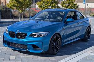 BMW M2 Turbo 6 cylindres, modèle 2018, d'occasion, équipement Executive, provenance du Texas et de Californie - Product Image 1