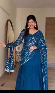 FABZONE Vêtements de soirée pour femmes Prêt-à-porter en fausse fourrure Matériaux recyclés LAHENGHA SAREE et BLOUSE FANTAISIE et POTLI - Product Image 6