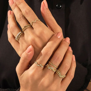 Hermoso Anillo Apilable de Oro de 14K con Diamantes Cultivados en Laboratorio en Corte Baguette Vertical, Anillo Étnico de Compromiso y Boda para Mujer - Product Image 6