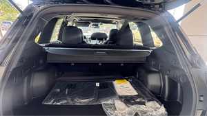 Usado Clean 2025 Subar-u bosque-R Limited Sport Utility 4 - Product Image 5