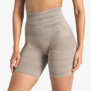 Nouveauté Shorts de sport pour femmes sur mesure de haute qualité Matériel respirant Meilleurs designs - Product Image 5
