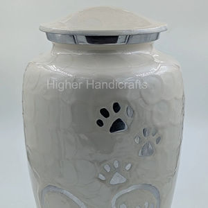 Urne funéraire en métal émaillé blanc pour animaux de compagnie pour les cendres humaines Urne animale gravée sur la patte pour les cendres funéraires - Product Image 1