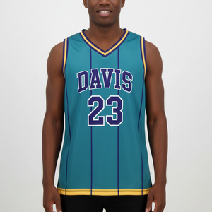 Uniforme de basket-ball respirant sans manches personnalisable OEM 100% polyester avec motif rayé, nom et design d'équipe personnalisés - Product Image 3