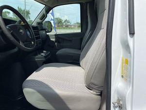 Económico Chevrolet Express Chassis 3500 139 Cutaway 2016 con 1WT RWD, LHD/RHD - Product Image 3