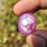 Cabochon de rubis d'étoile naturelle de haute qualité pierre précieuse de coupe ovale en vrac pour la fabrication de bijoux pour boucles d'oreilles