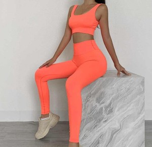 Vente en gros M & F Ensembles de yoga à manches longues pour femmes Leggings de sport pour femmes et ensembles de gymnastique haut de gamme - Product Image 4