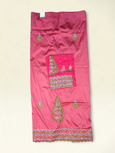 Tissu George rose perlé avec broderie cachemire or et argent, détails en cristal, bord festonné et travail artisanal - Product Image 3