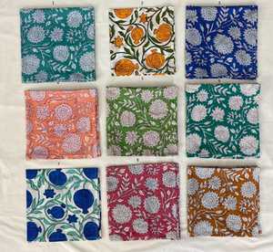 Pañuelo de Algodón Floral Marrón Hecho a Mano, Pañuelo para la Cabeza Unisex, Pañuelo para el Cuello, Accesorio de Moda Casual - Product Image 6