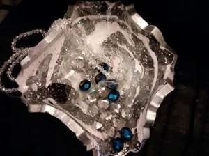 Nouveau bol en résine écologique fait à la main au design moderne poli pour une utilisation en fête avec couverts et vaisselle - Product Image 3