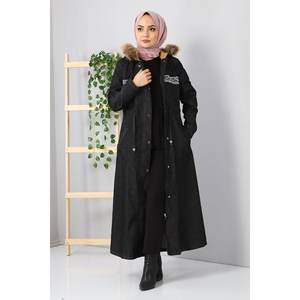 Chaqueta Larga de Mezclilla Bordada con Detalles Intrincados - Product Image 3