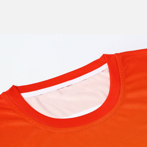 Nouveau design personnalisé 100% uniformes de football en polyester personnalisés/Uniforme de football uni respirant sublimé dernier modèle personnalisé - Product Image 4