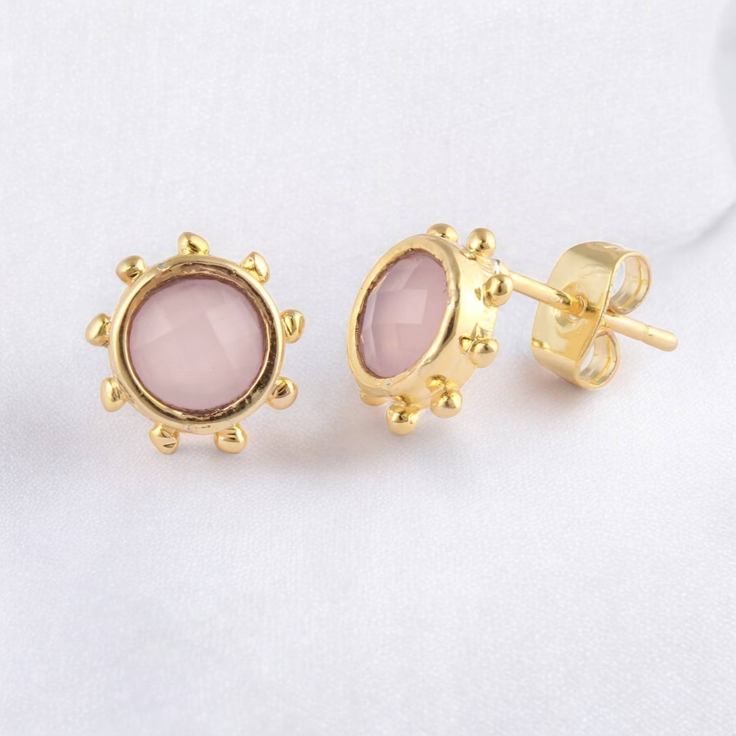 พลอยคาลซิโดนีสีชมพู