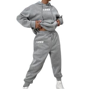 Chándal de Invierno para Mujer, Personalizado por el Fabricante, de Alta Calidad, Algodón Grueso, Largo, con Capucha, Estilo Urbano, con Cordón Ajustable - Product Image 1